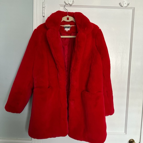 Red like new apparis faux fur coat - Picture 2 of 4